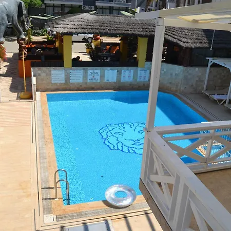 Apartmanhotel Safari 6 3*